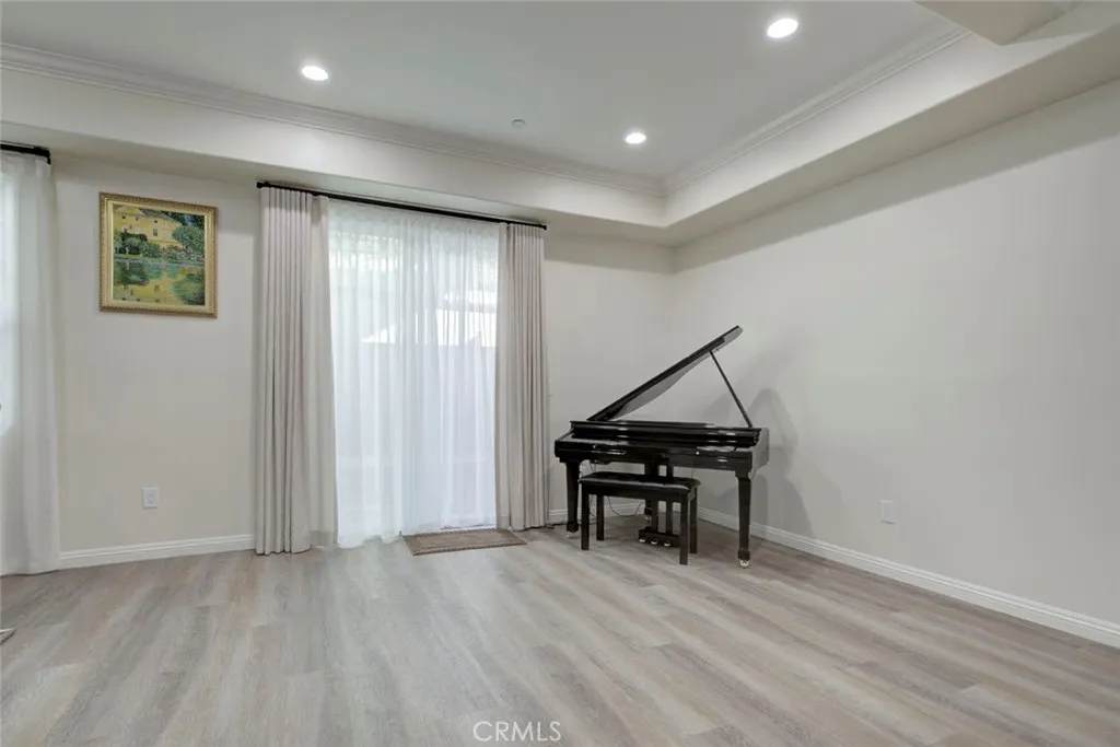 3974 Pennsylvania, La Crescenta, California 91214 home-pic-13